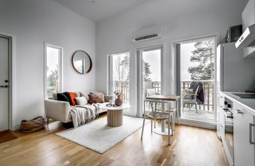 Upplands-Bro Municipality Apartment | 2x Lake House's-Hot Tub-Stunning View-Private Pier