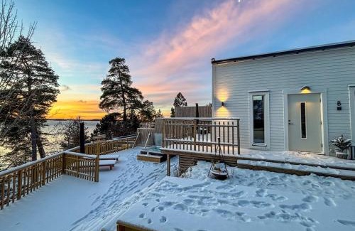 Upplands-Bro Municipality Apartment | 2x Lake House's-Hot Tub-Stunning View-Private Pier