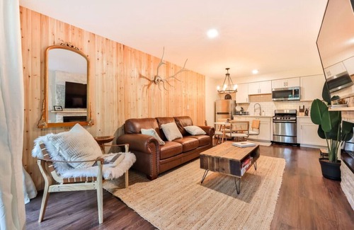 Hunter Cabin | 2x1BR Units Ski In/Out. Fits 8!