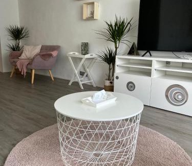 Mondfeld Apartment | 2Z-Ferienwohnung, umgeben vom Spessart & Main