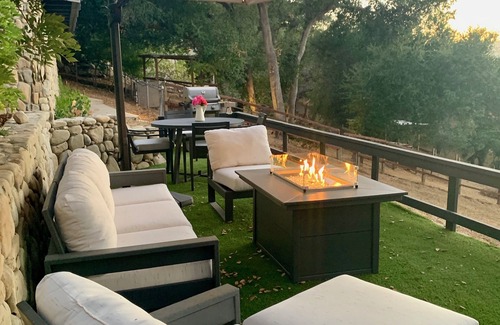 Oak View Apartment | $3,000 Off! Sunset Patio w/fire-pit and Epic views!