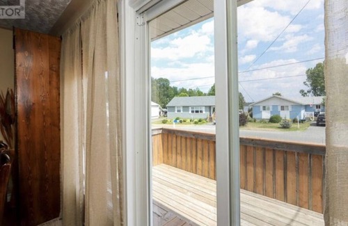 Temagami House | 3+1 bedroom, 2 full bath. Well cared for family home.