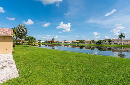 Boca Raton House | 3/2.5 with Pool/Tennis/Pickle Ball/Basketball/Arcade