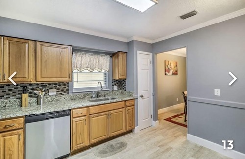 Arlington House | 3/2 Beautiful Single Family"Bright House" II- 4U