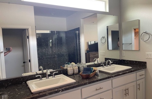 Lincoln House | 3/2 - Family Friendly, Fully Furnished w/Jacuzzi