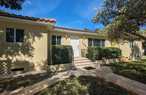 Lakeside Point House | 3/2 Heated Private Pool, 5 Min to Beach