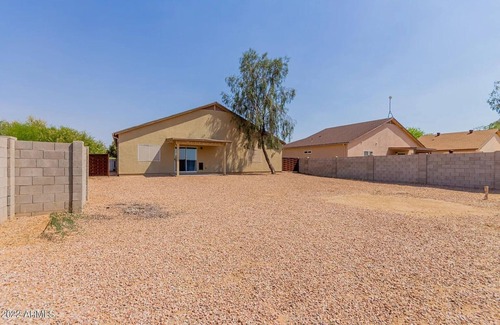 Eleven Mile Corner House | 3/2 Home in Peaceful Neighborhood close to Golf, Nature, Skydiving Pet-Friendly