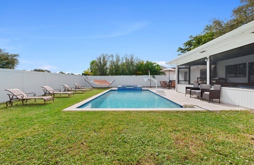 Whisper Walk House | 3/2 in Boca Raton Heated Salt Pool + Pickleball