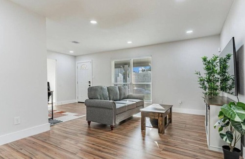 Central Southwest House | 3/2 Newly Remodeled Home, See for Yourself!