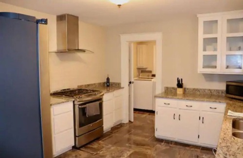 North Chattanooga House | 3/2Ba "Treehouse" North Chatt .5m downtown/frazier