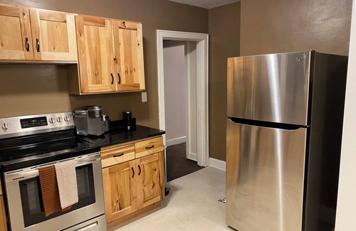 Knoxville Cottage | 3.3 Miles from Neyland Stadium, 2.8 miles from UT Medical Center