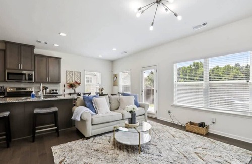 Stone Mountain House | $3,300/mo Peaceful Retreat Stone Mountain Park|3BR