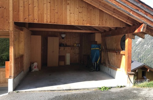 Monstein Apartment | 3.5 room maisonette apartment with fantastic mountain views