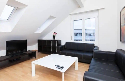 Wallisellen Apartment | 3.5-Room Sunrise Terrace Haven (FR-32)
