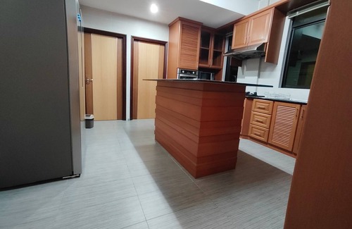 Lutong House | 3.5 storeys, fitting up to 12 person comfortably. Your Home Away from Home.