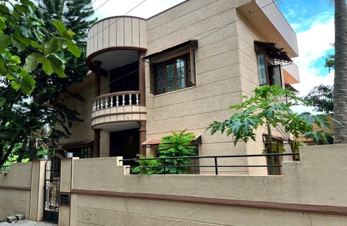 Bengaluru House | 3 AC -bedroom luxurious bungalow in Byrathi with fitness equipments &WiFi