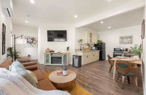 Green Valley House | 3 ACRE Napa valley 2 story with 2 separate 1 bedroom units with their own bathroom and kitchen