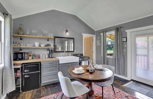 Grapetown House | 3 Acres of Luxury and Views in Fred Wine Country!