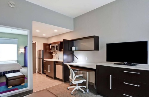 Ferry Pass Hotel | 3 Affordable Units! Onsite Pool, Breakfast, Minutes to Five Flags Speedway