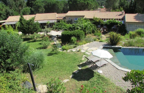 Les Restanques Apartment | 3* apartment for 2 people in a provencal villa with natural pool & free bicycles