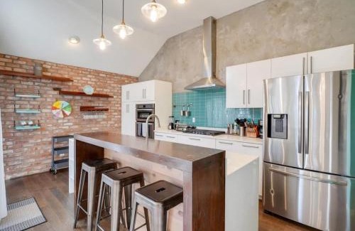 Far North Dallas House | 3-BD 2-BA Northern Dallas Retreat Hot Tub and BBQ