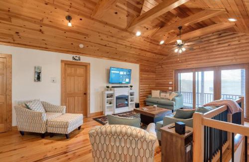 Sparta House | 3 Bd Cabin in Sparta- Hot Tub, Dogs OK, Comfortable & Modern