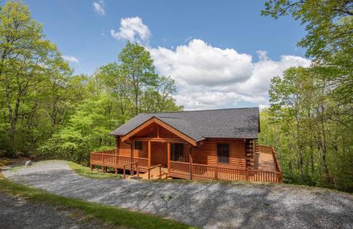 Sparta House | 3 Bd Cabin in Sparta- Hot Tub, Dogs OK, Comfortable & Modern