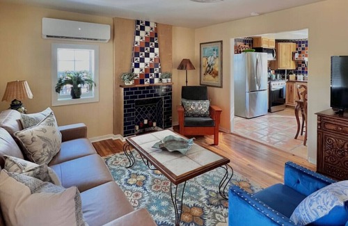 Las Cruces House | 3 bd/Full kitchen/fenced yard near Field of Dreams