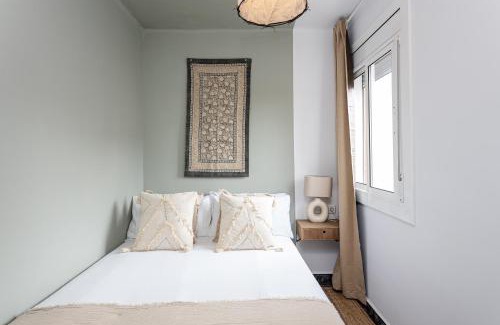 Cornella de Llobregat Apartment | 3 Bdr Apt In Cornella 5 Mins Form The Metro