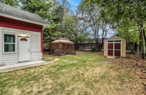 Grandville House | 3 Bdr House-Hot tub, fenced yard