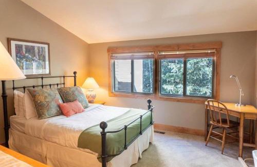 Warrior's Mark House | 3 BDR Mountain Home with Hot Tub Minutes to Lifts