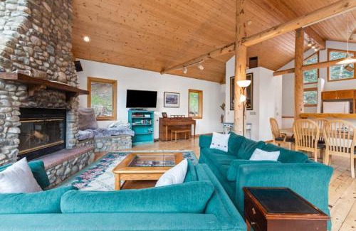 Alma House | 3 BDR Secluded Retreat Stunning Mountain Views