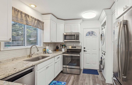 Lawton Woods House | 3 BDR Stay for 8 Near Beach, Shops, & Golf Course!