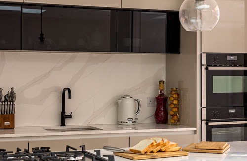 Kilburn House | 3-BDR Stunning LUX Villa & Parking Central London