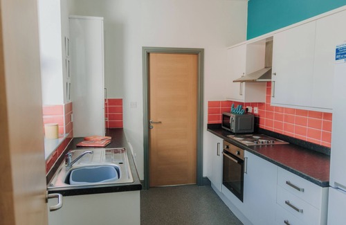 Sunderland Apartment | 3 Bdrm Apt City Ctre sleeps 5