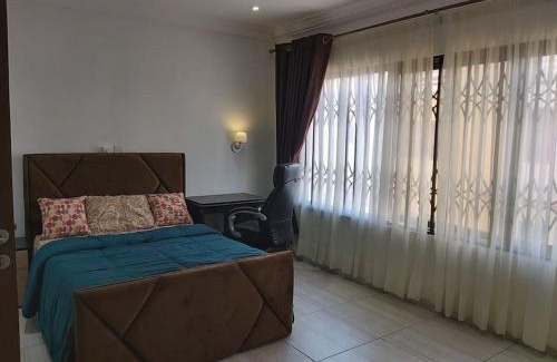 Accra Apartment | 3 Bdrm city view with pool at Dzorwulu