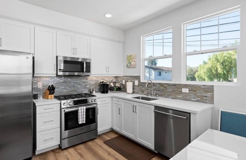 Carlsbad Village Condo | 3 bdrm condo in Carlsbad Village-two blocks from beach & village!