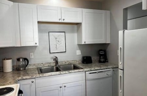 Grand Junction Condo | 3 BdRm Condo - NEW Therapy SPA