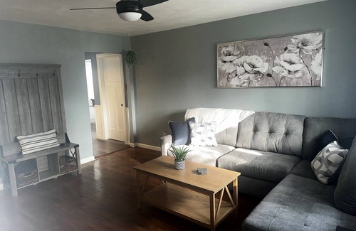 Bedford House | 3-bdrm home in Toledo with AC, & WiFi. Enjoy a cozy stay near shopping & dining