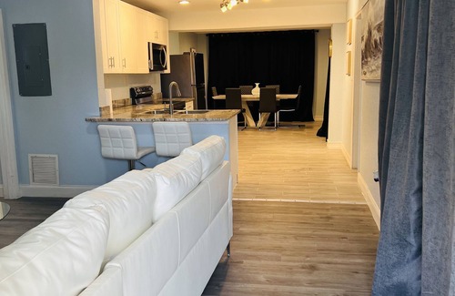 Pine Hills House | 3 Bdrm Modern Entertainment Home