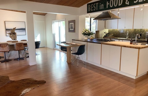 Cardiff-by-the-Sea House | 3 bdrm Sanctuary on 1 acre just 1 mile from beach, dining, shops & entertainment