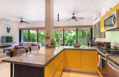 Akumal House | 3 Bdrm. townhouse in gorgeous Akumal with WiFi & AC. Beach Club steps away!