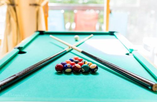 Pigeon Forge House | 3 Bears One-Level Cabin with Pool Table