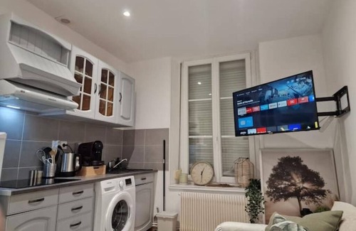 Reims Apartment | 3-Beautiful apartment in Reims for 4 travellers