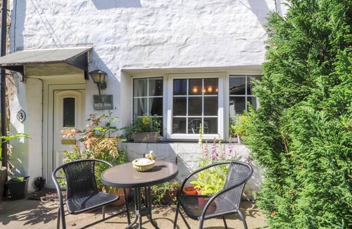 Fence Cottage | 3 BECK SIDE, pet friendly, with open fire in Barrowford