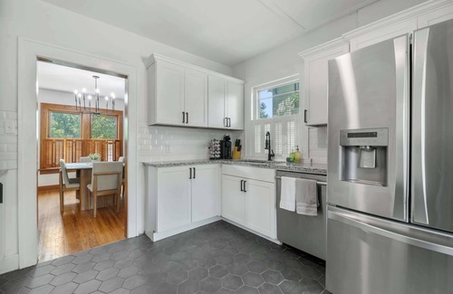 College Hill House | 3 Bed 1.5 Bath Home in College Hill By Hospital