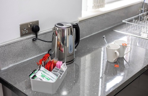 Leeds House | 3 Bed 2.5 Bath | Free Parking | WiFi | Master En-suite | Fussball Table | Garden