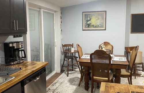 Union House | 3 Bed, 2 Bath Full Home - Dog Friendly, Purina, Six Flags