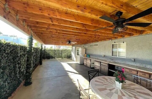 Fontana House | 3 Bed 2 Bath Home Near Fontana Speedway