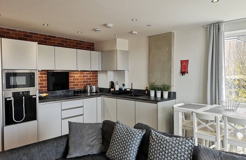 Watford Apartment | 3 Bed, 2 Bath in Watford Town Centre